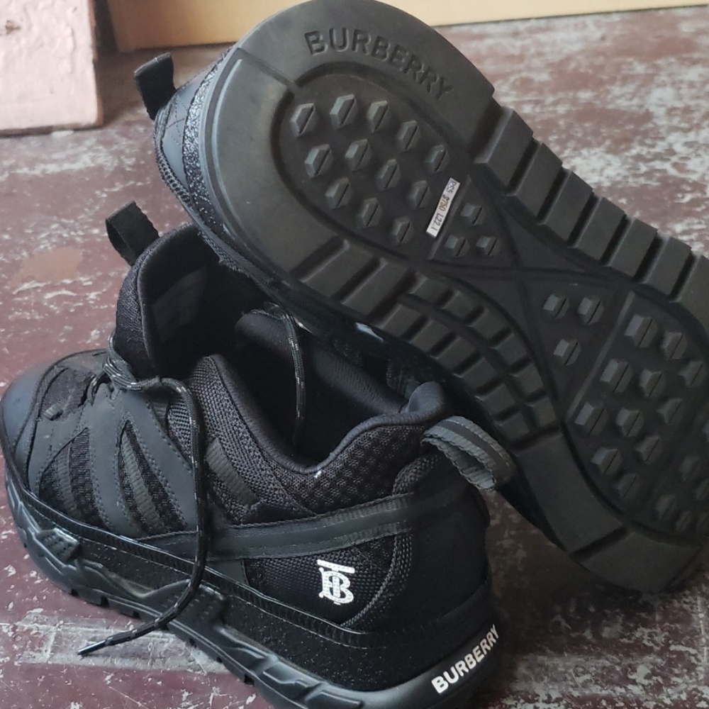 Burberry Large Sole Shoes Size 41 - Picture 2 of 4